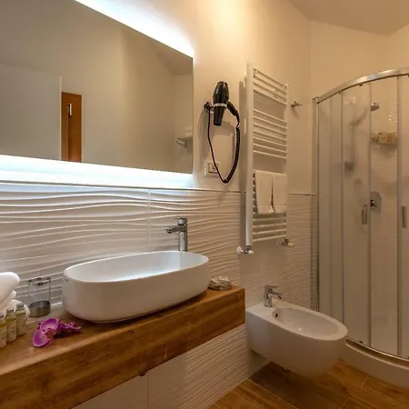 Borgo Di Cellaia With Pool & Aparthotel 4*