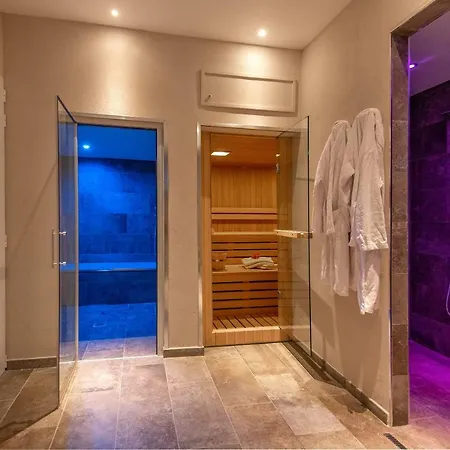Borgo Di Cellaia With Pool & Aparthotel Dicomano