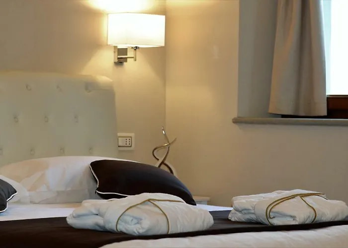 Borgo Di Cellaia With Pool & 公寓式酒店 4*
